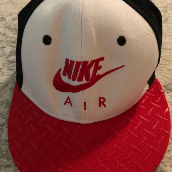 red and white nike hat